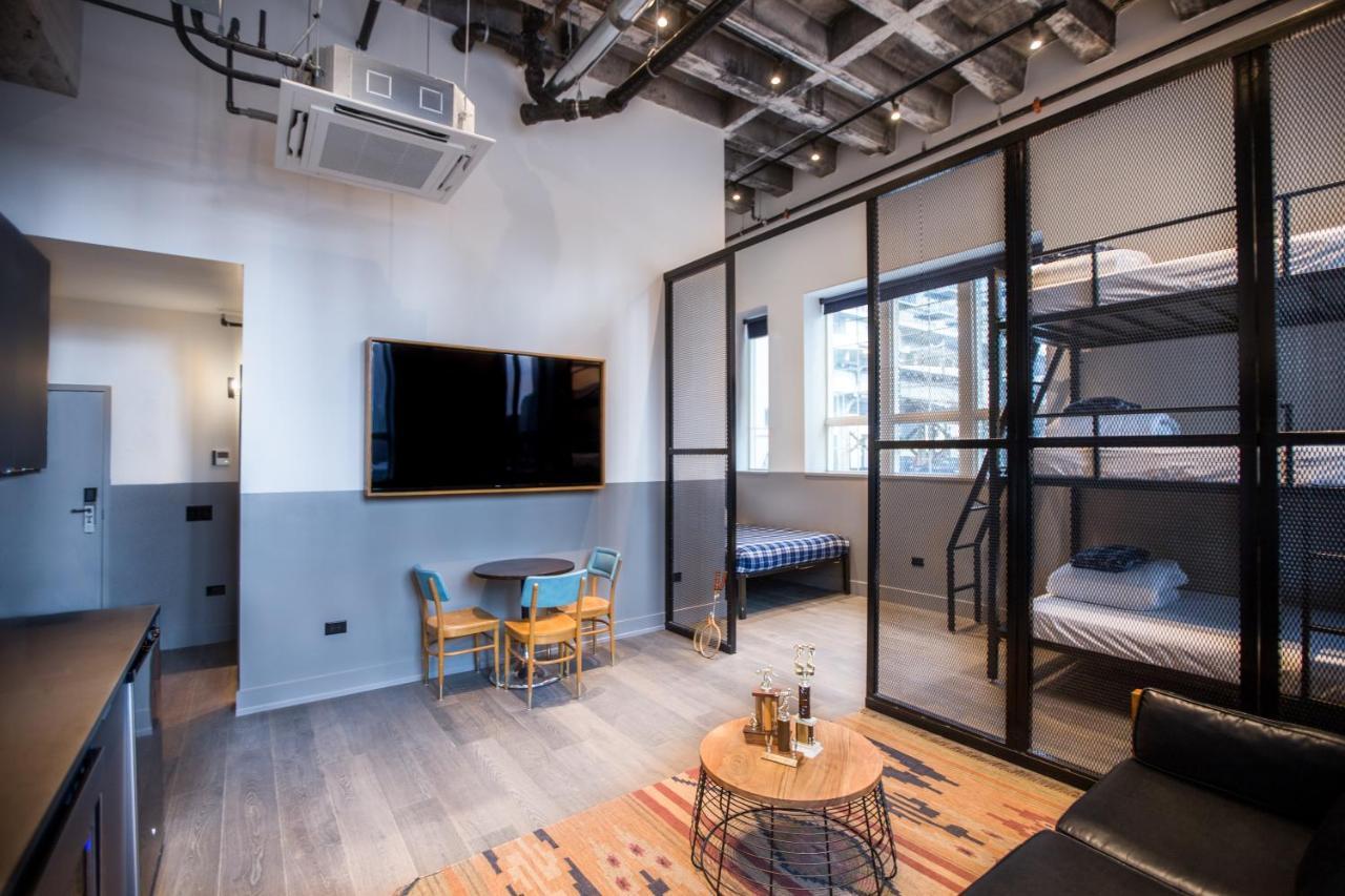 The Chicago Hotel Collection River North Room photo